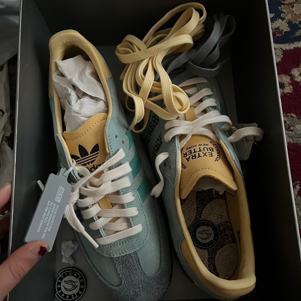 limited edition mens adidas sambas butter new york edition light blue 💧